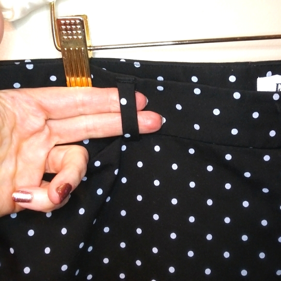Elle Black & White Polka Dot Mid Rise Cropped Chinos - Picture 3 of 10